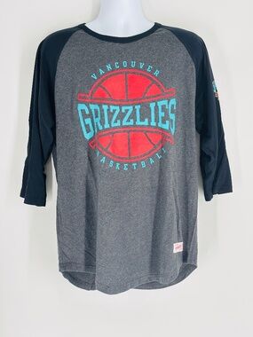Mitchell & Ness Mens 3/4 Sleeve Shirt Vancouver Grizzlies Retro Size: XL